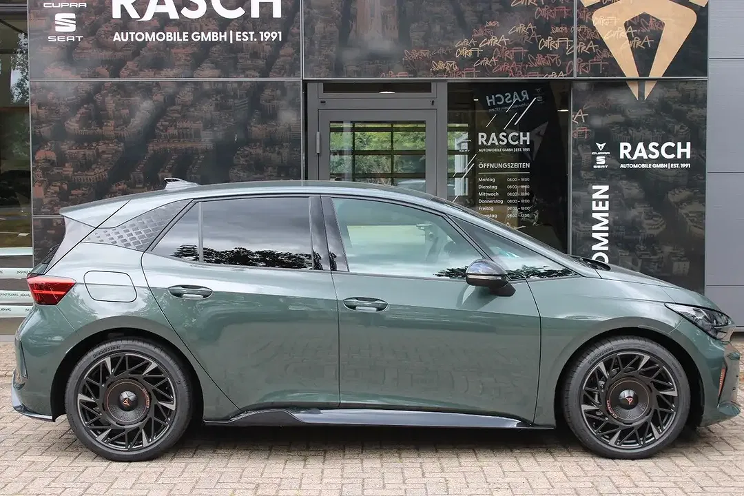 CUPRA Born - Thumbnail 5