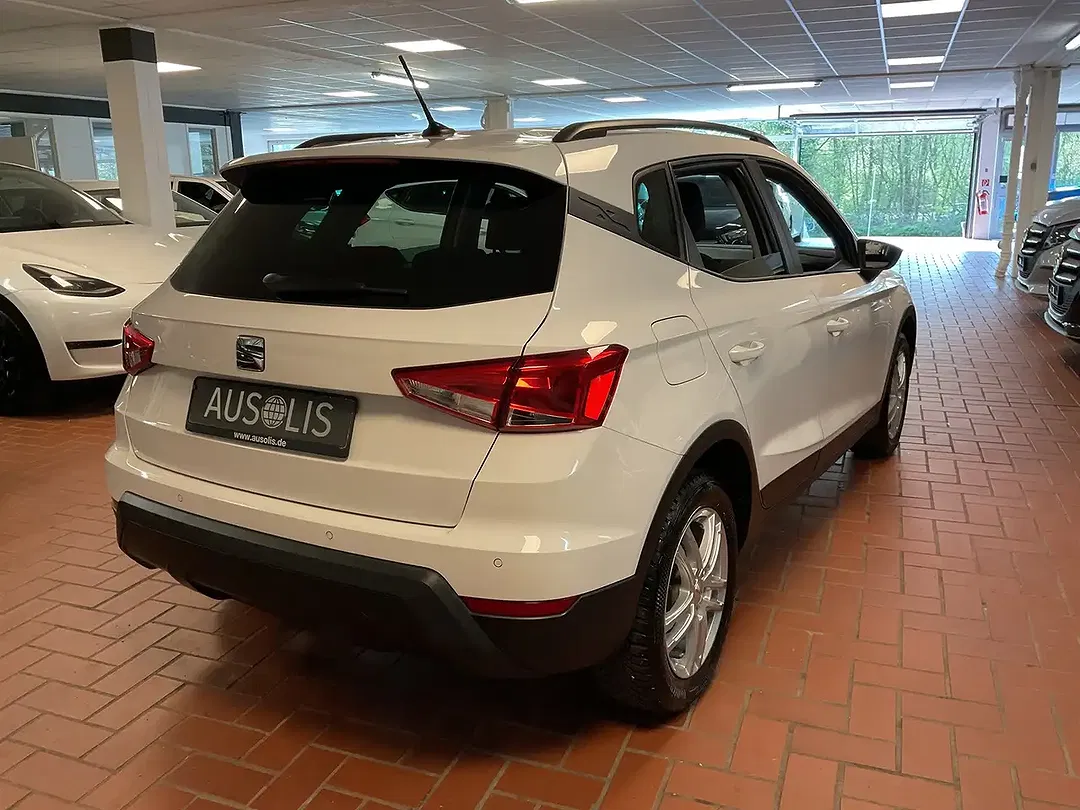 SEAT Arona - Thumbnail 3