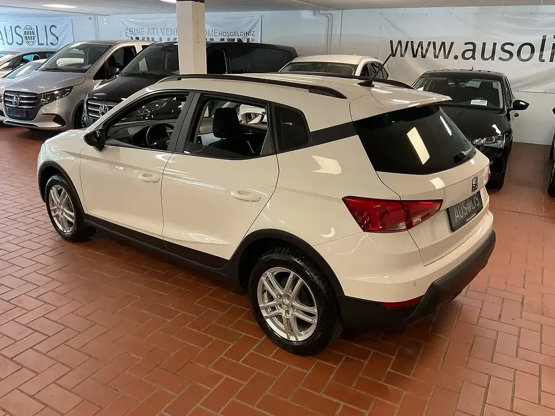 SEAT Arona - Thumbnail 5