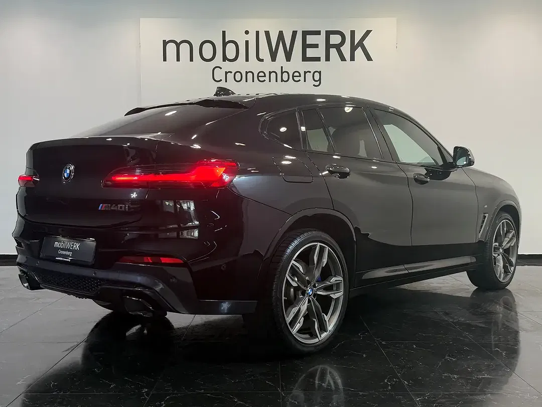 BMW X4 M - Thumbnail 3