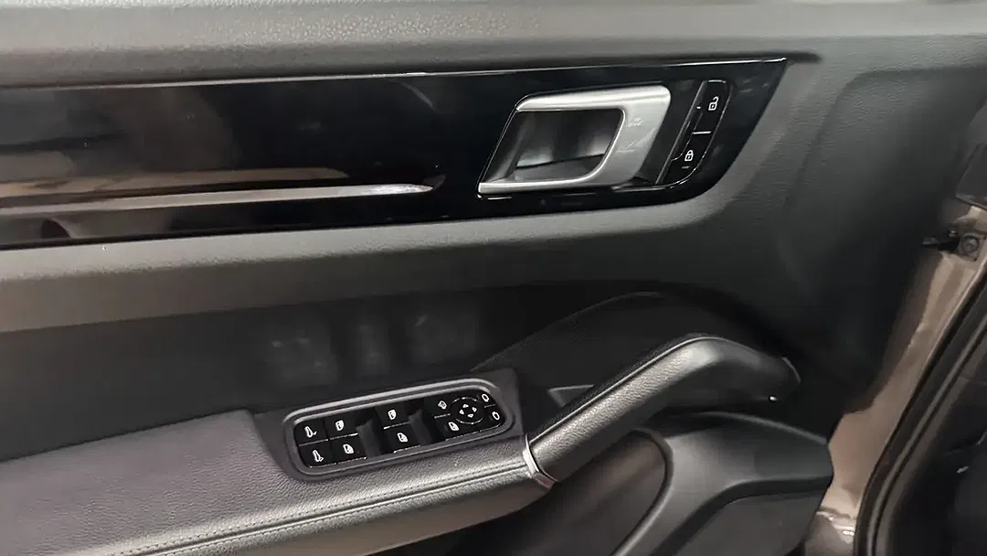 Porsche Cayenne - Thumbnail 21