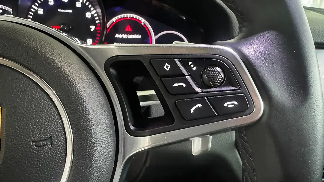 Porsche Cayenne - Thumbnail 28
