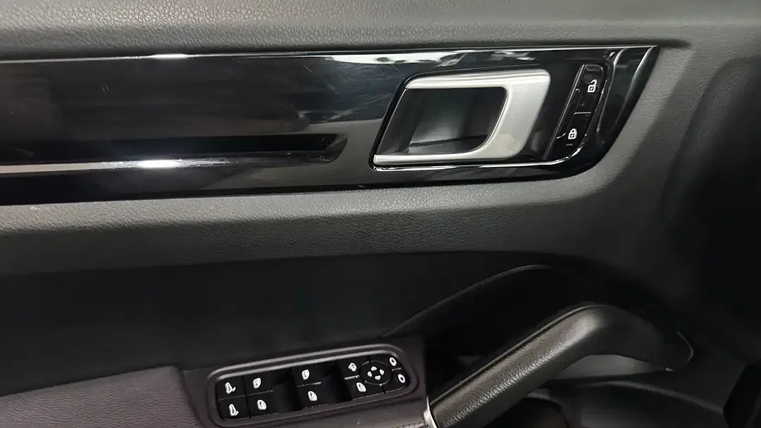 Porsche Cayenne - Thumbnail 31