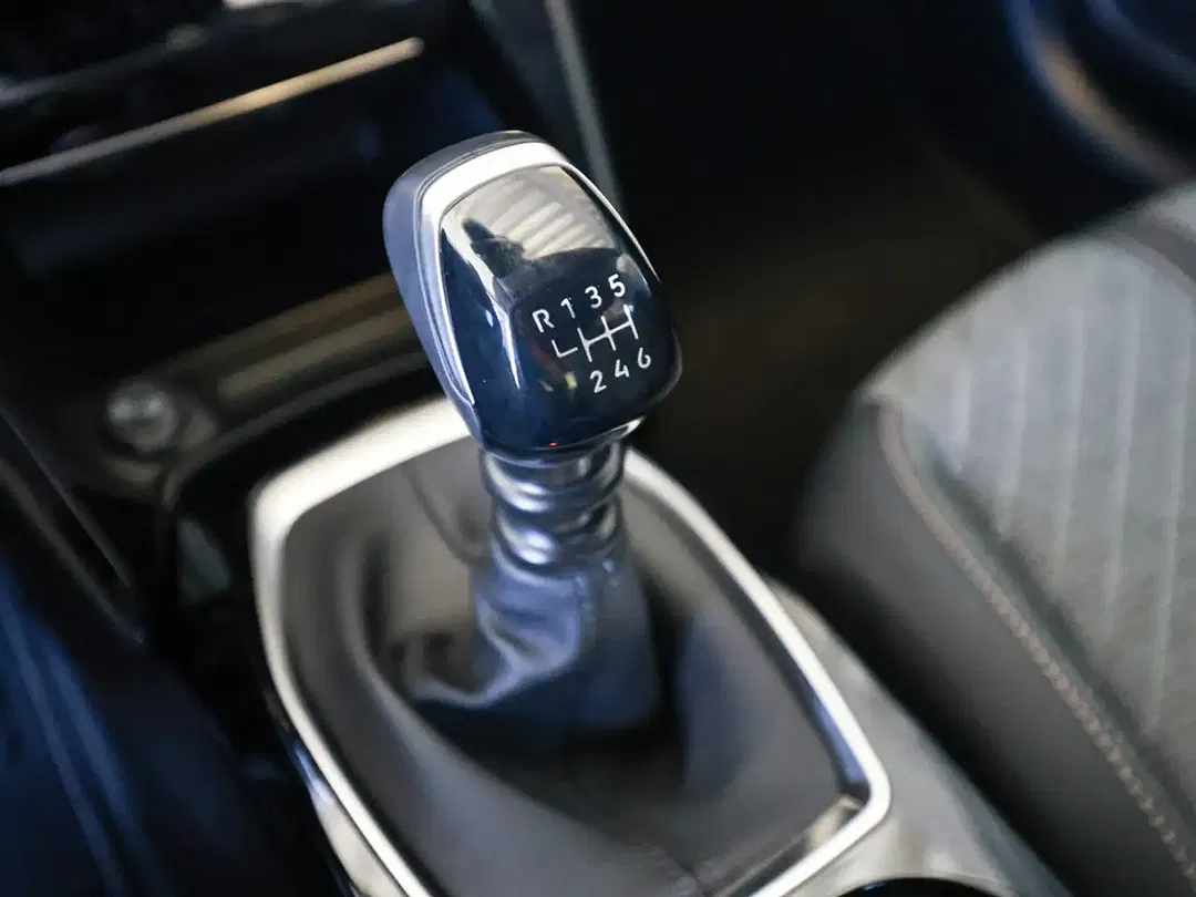 Peugeot 208 - Thumbnail 15