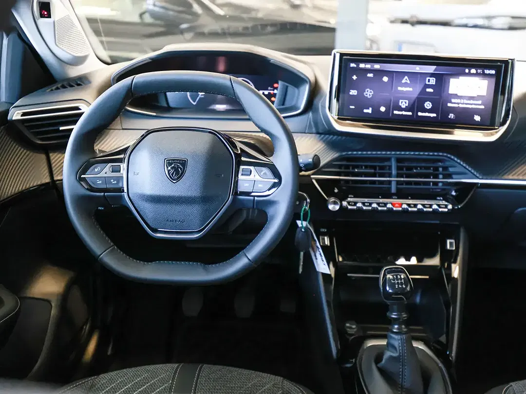 Peugeot 208 - Thumbnail 9
