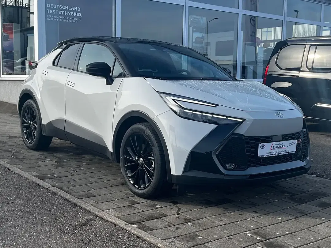 Toyota C-HR - Thumbnail 1