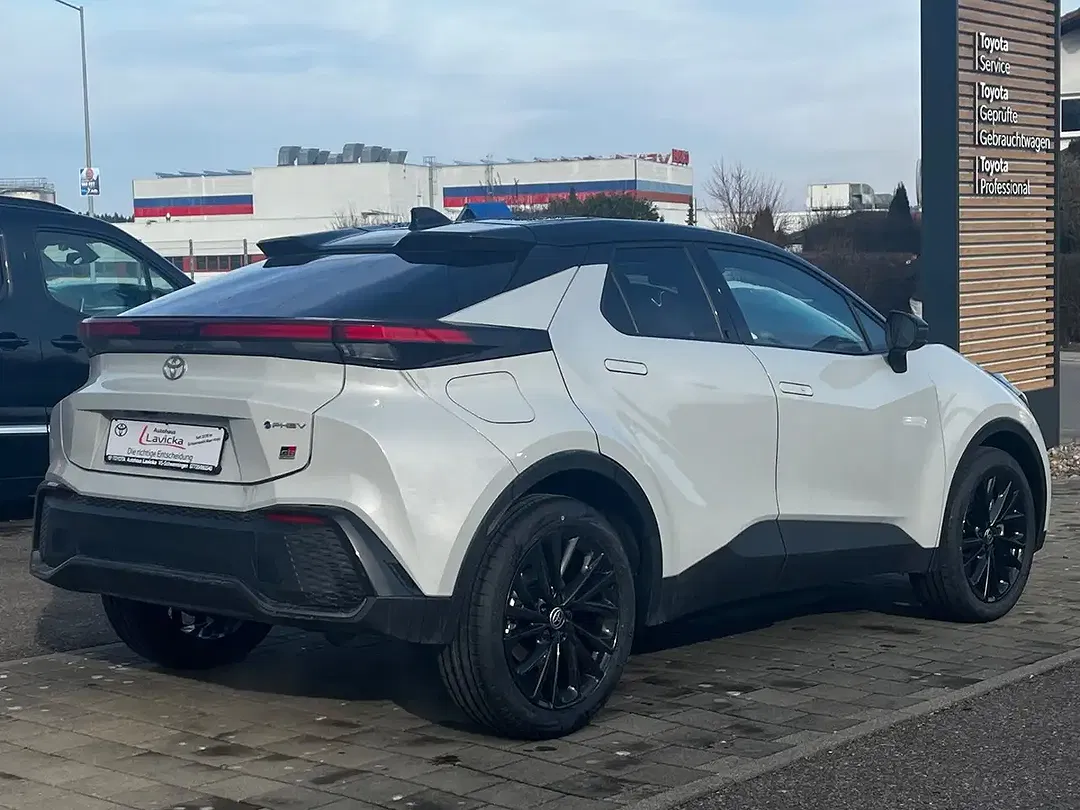 Toyota C-HR - Thumbnail 11