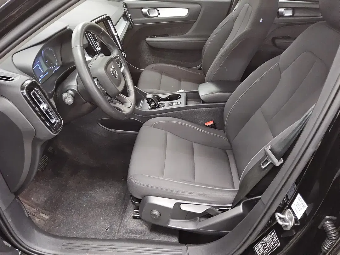 Volvo XC40 - Thumbnail 5