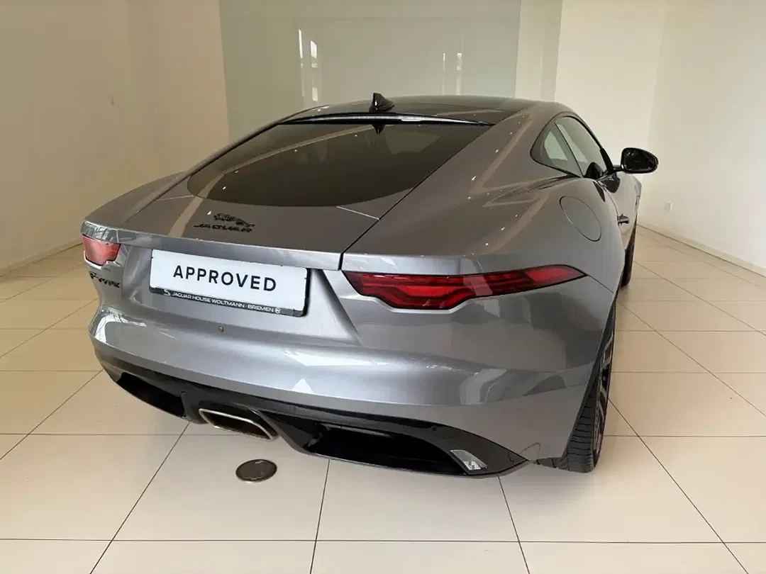 Jaguar F-Type P300 Coupe R-Dynamic Black - foto 2