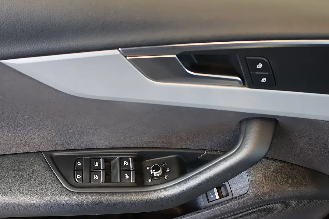 Audi A4 - Thumbnail 11
