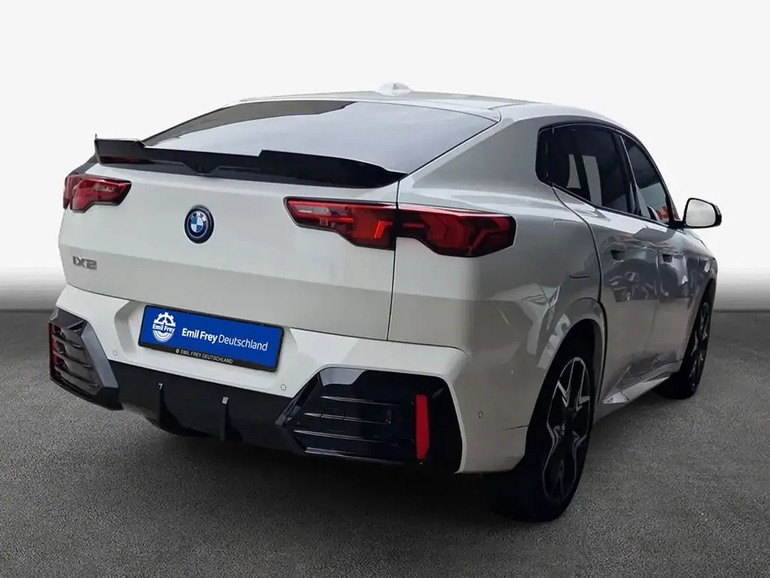 BMW iX2 xDrive - foto 2