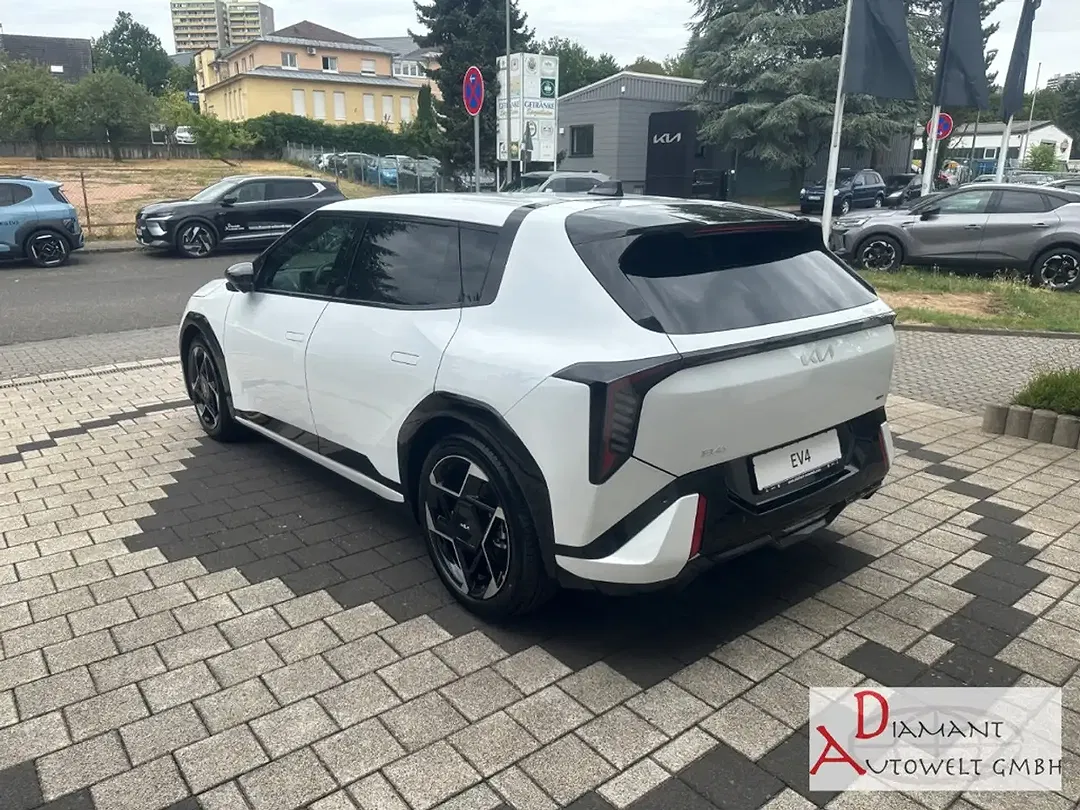 Kia EV4 - Thumbnail 5