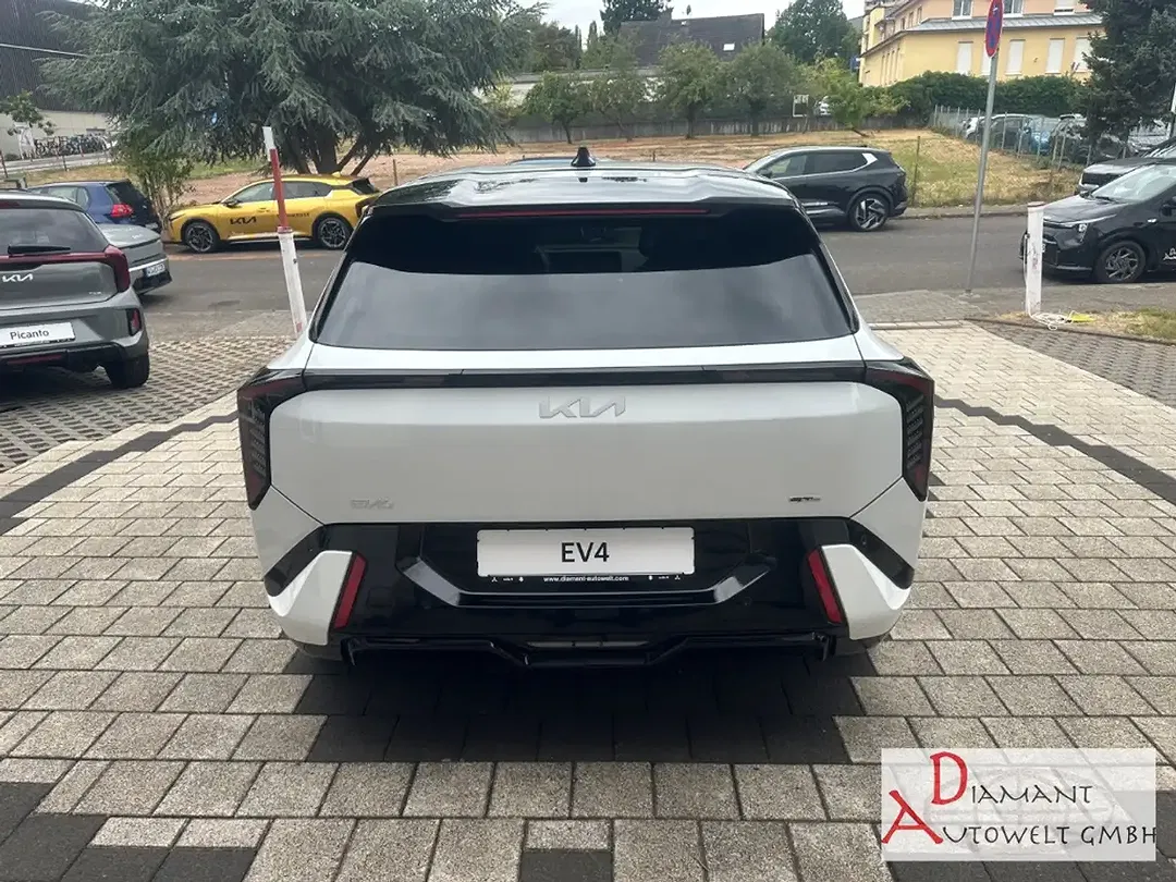 Kia EV4 - Thumbnail 6