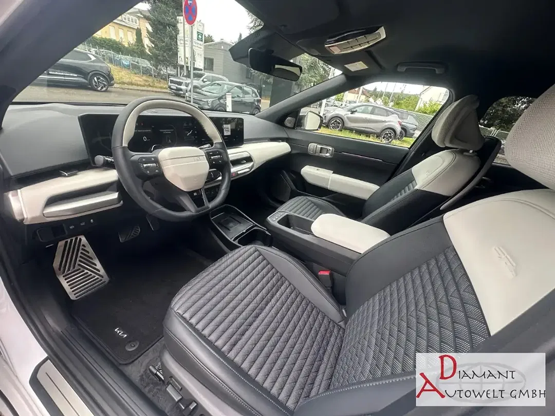 Kia EV4 - Thumbnail 8