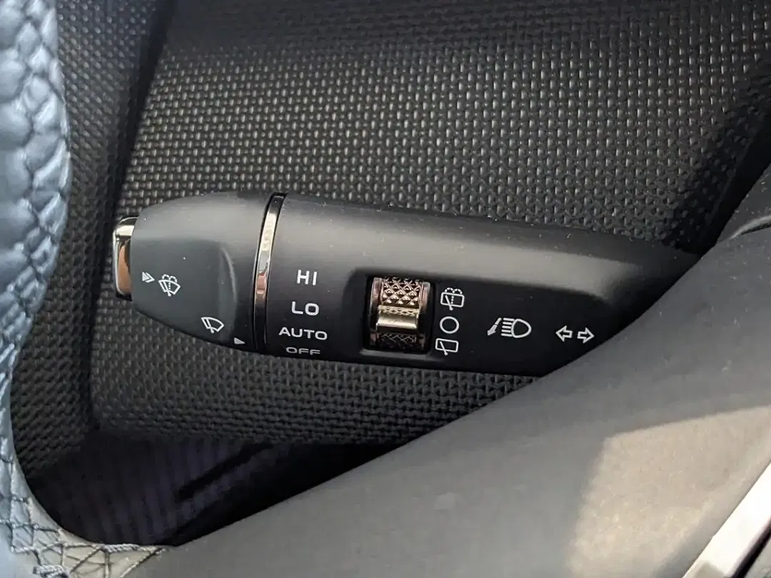 Mazda CX-6e - Thumbnail 3