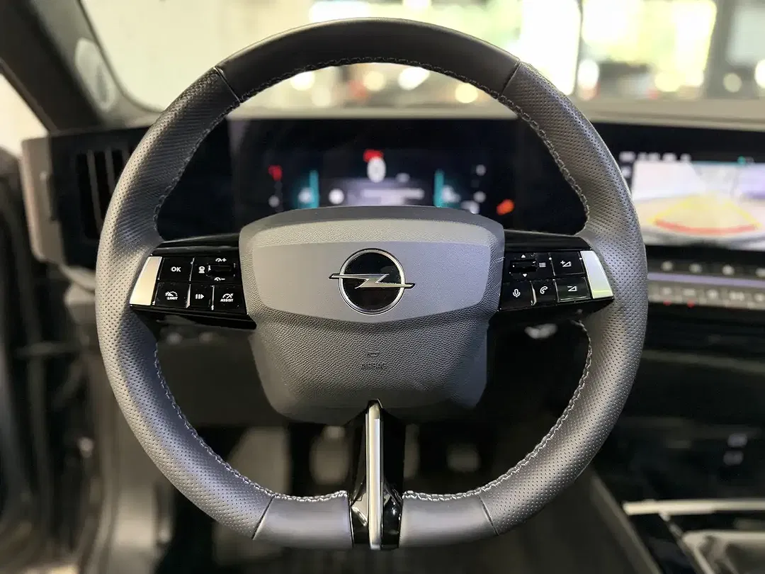 Opel Astra - Thumbnail 9