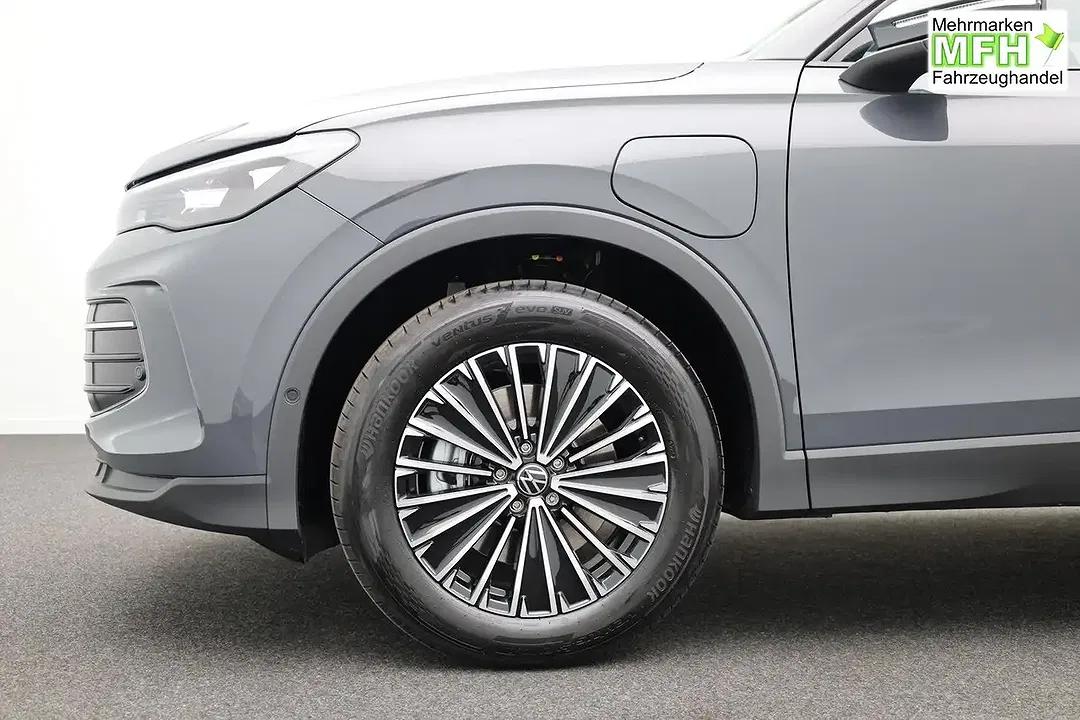 Volkswagen Tiguan - Thumbnail 11