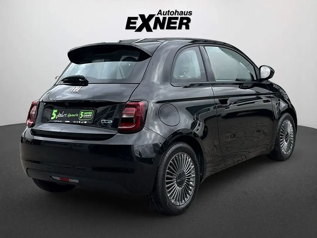 Fiat 500e - Thumbnail 3