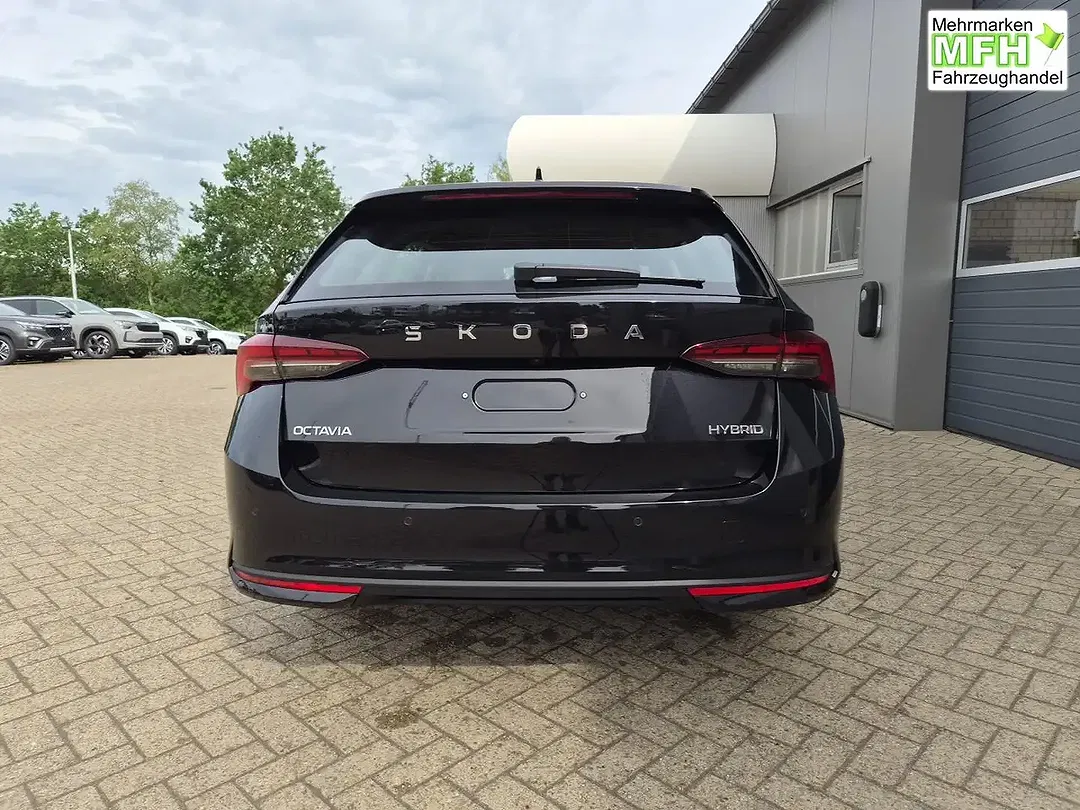 Skoda Octavia - Thumbnail 2