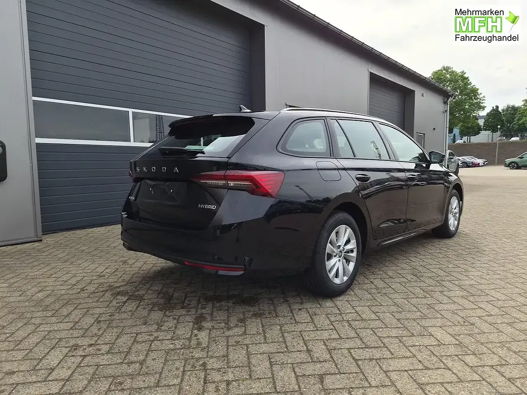 Skoda Octavia - Thumbnail 3