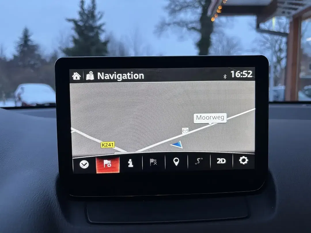 Mazda 2 - Thumbnail 6