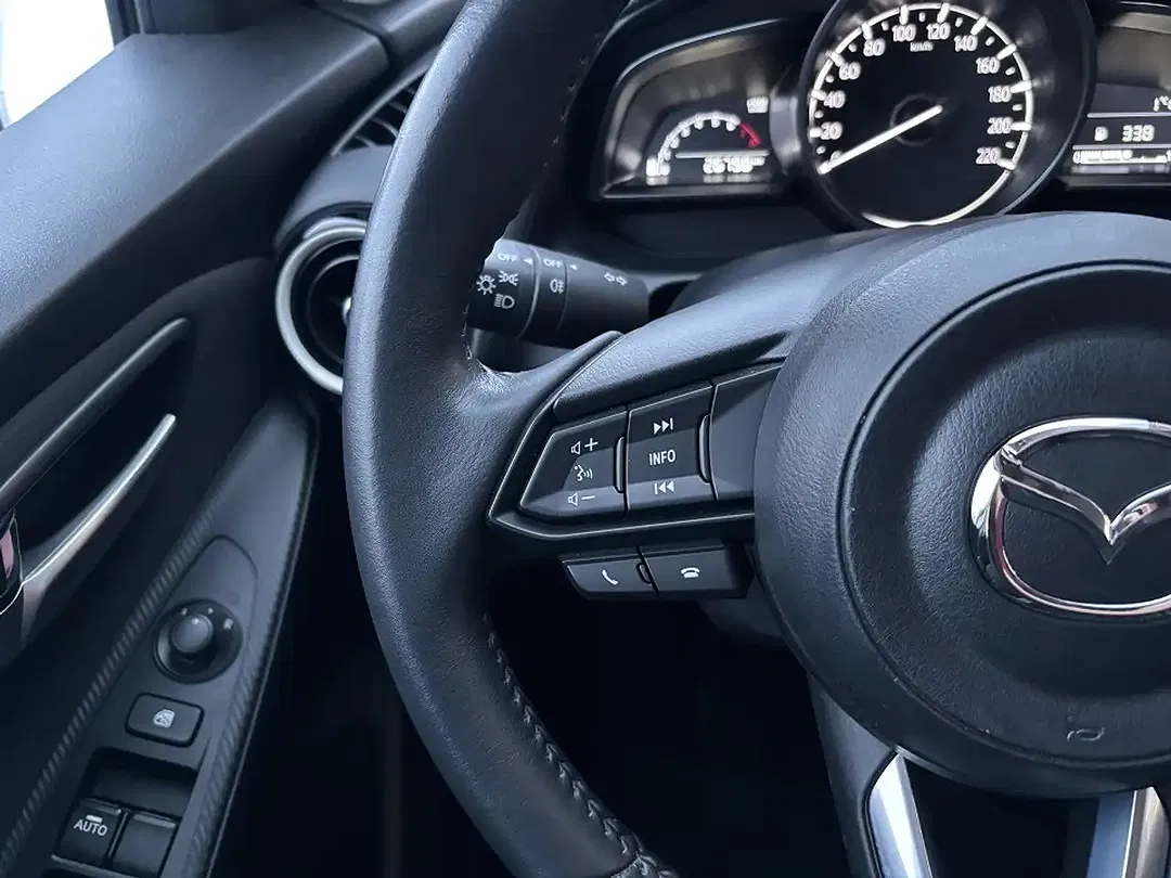 Mazda 2 - Thumbnail 5