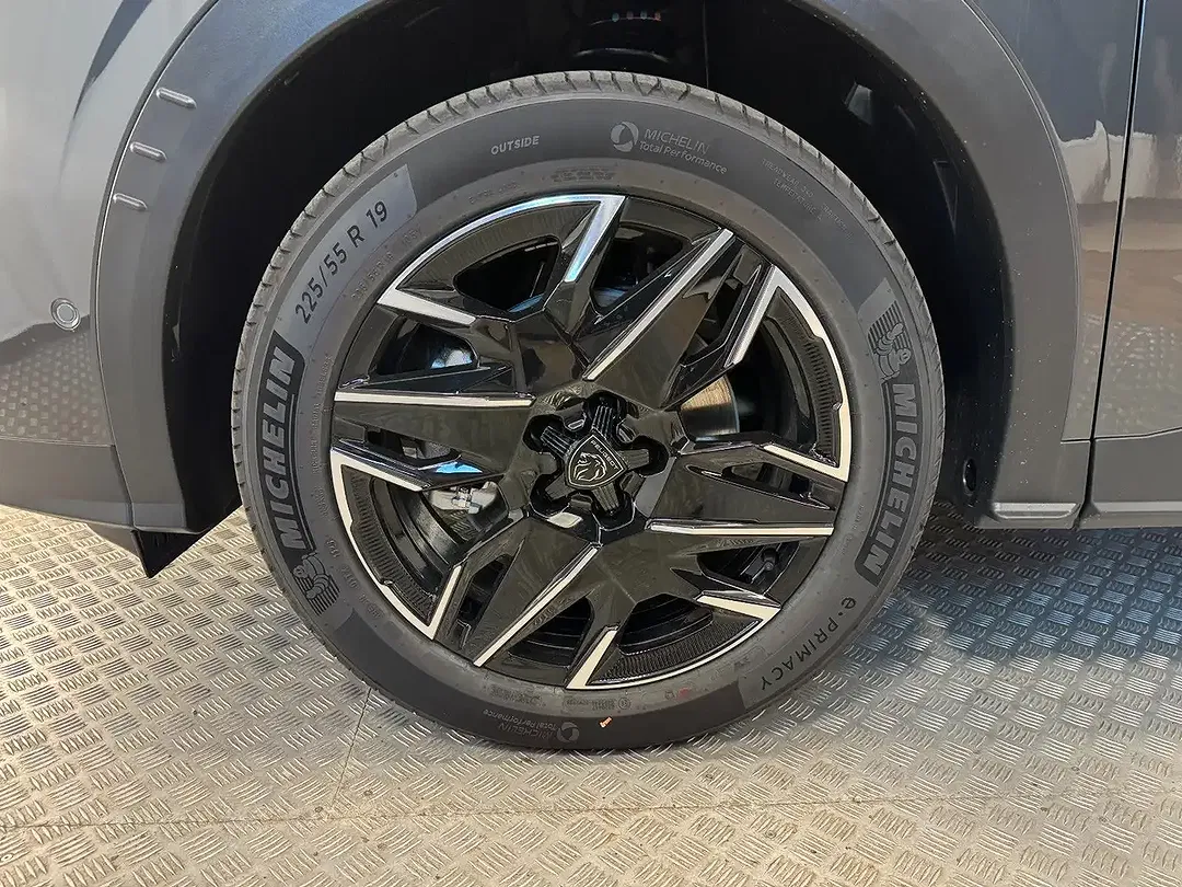 Peugeot 5008 145 Hybrid GT Exclusive - foto 31