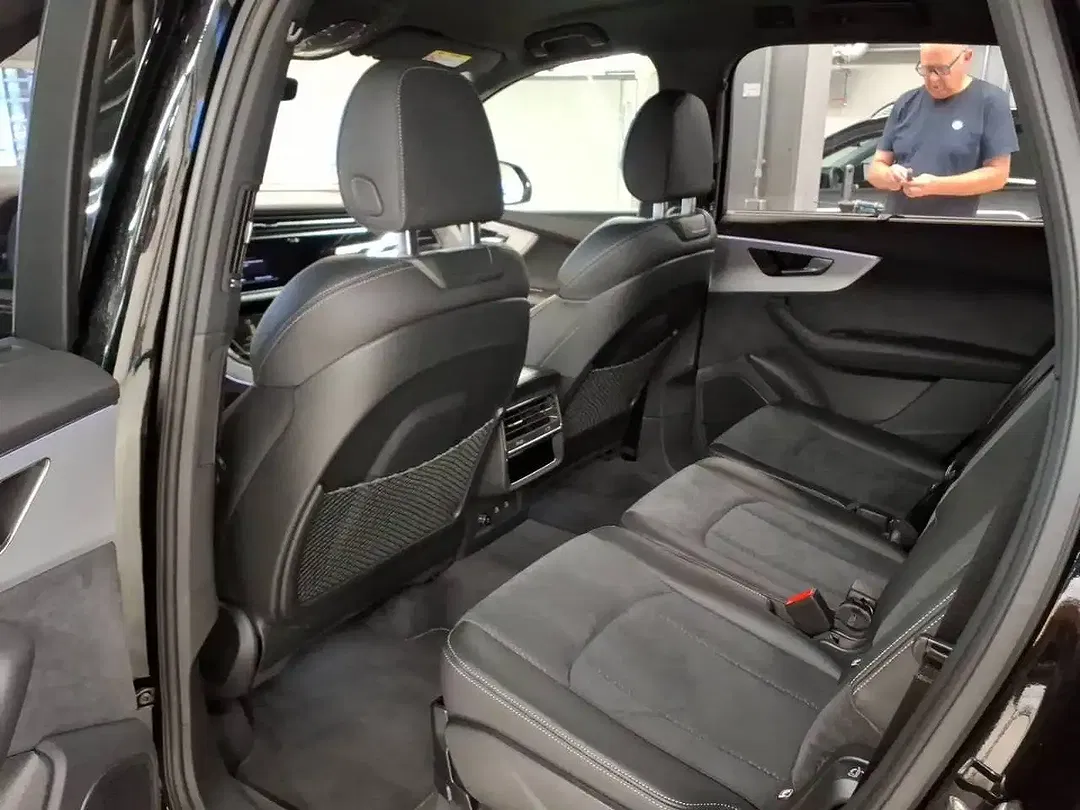 Audi Q7 - Thumbnail 5