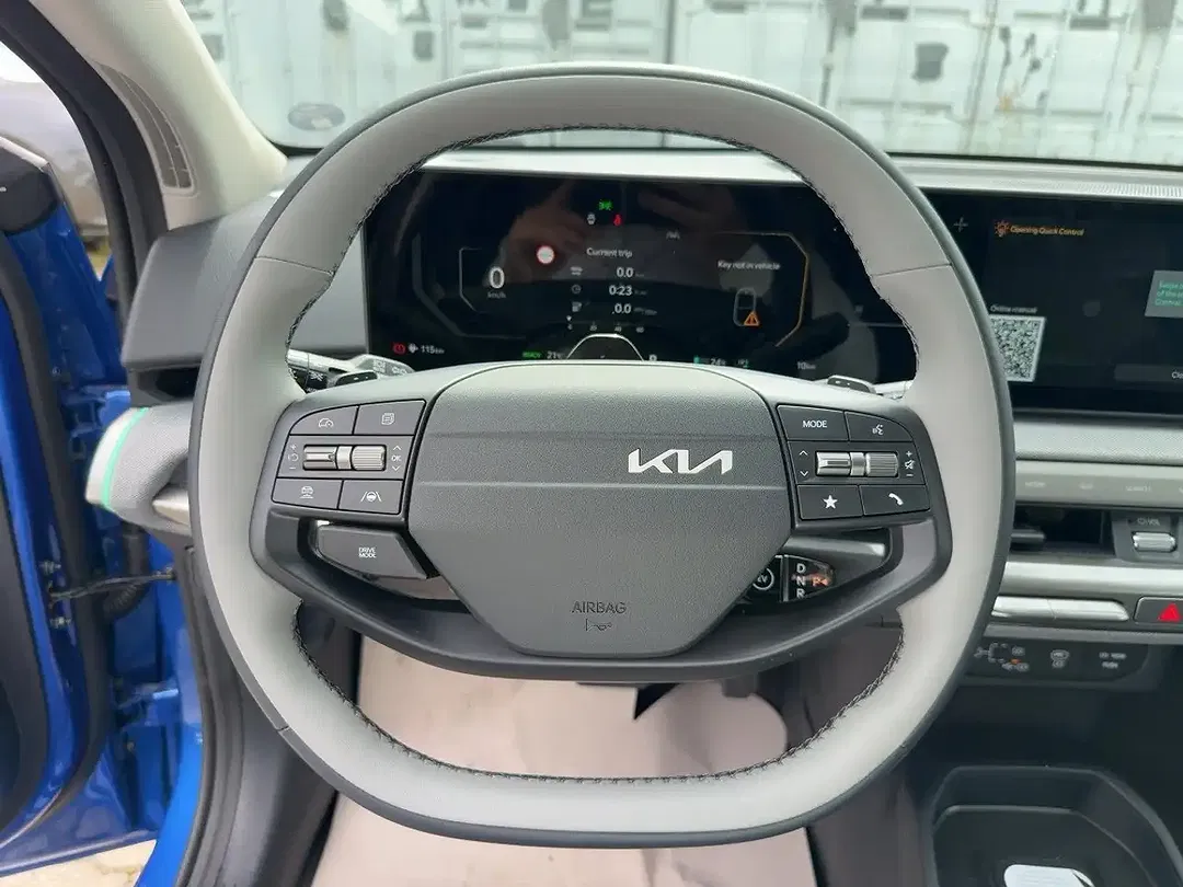 Kia EV4 - Thumbnail 12