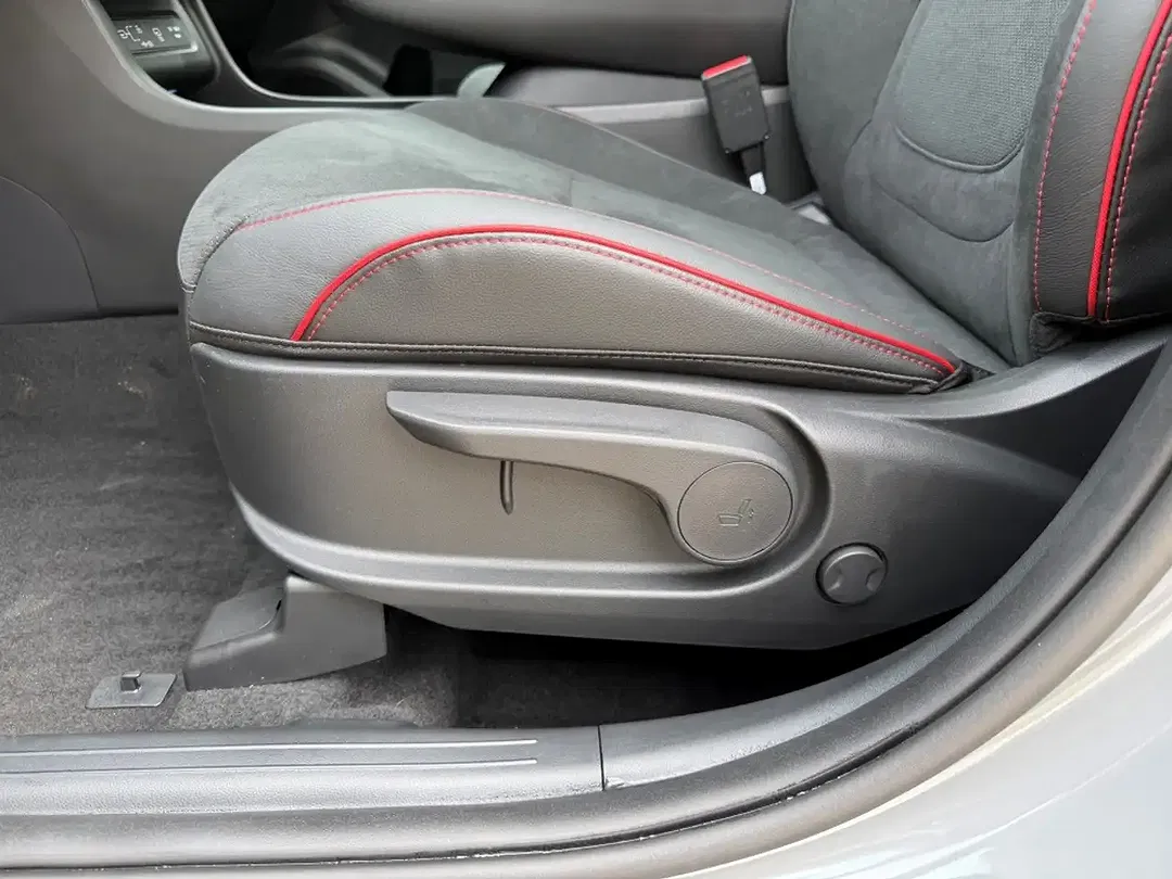 Hyundai TUCSON - Thumbnail 9