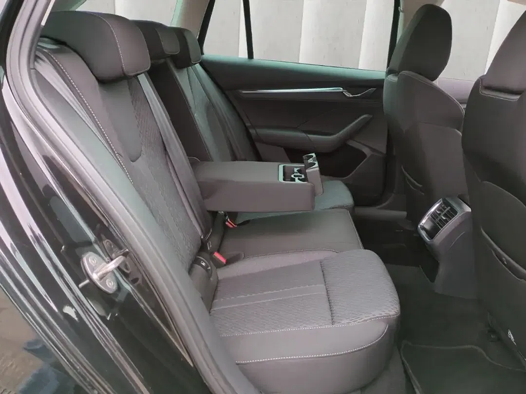 Skoda Octavia - Thumbnail 5