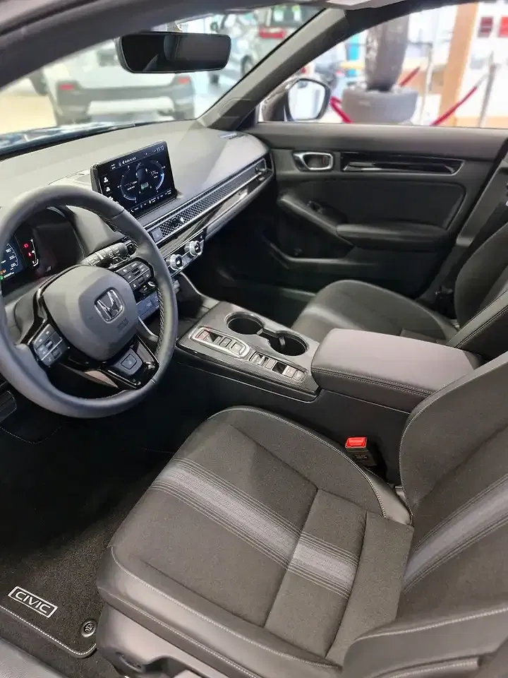 Honda Civic - Thumbnail 10