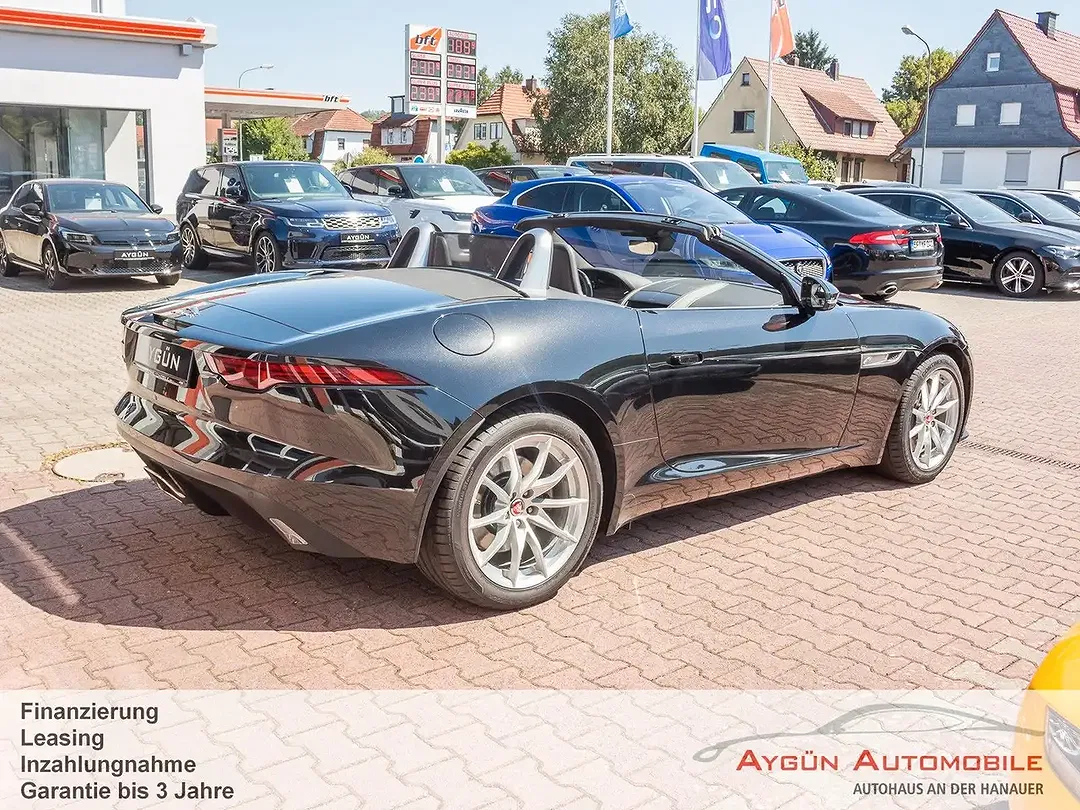 Jaguar F-Type - Thumbnail 6