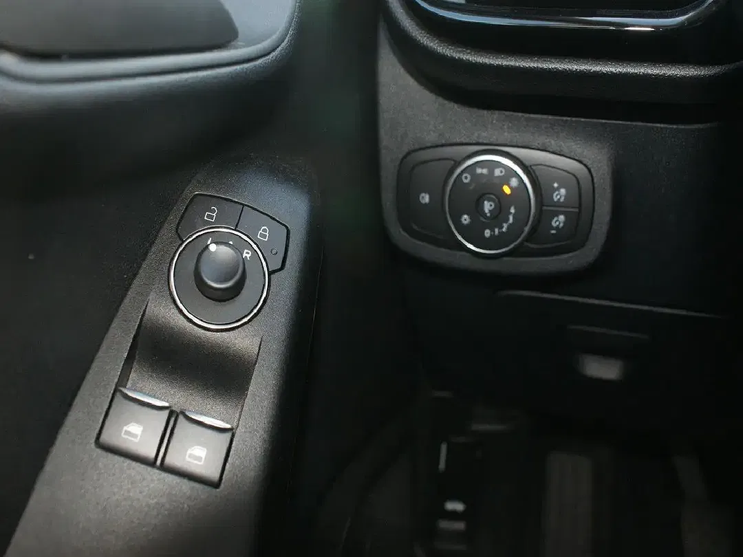 Ford Fiesta - Thumbnail 10