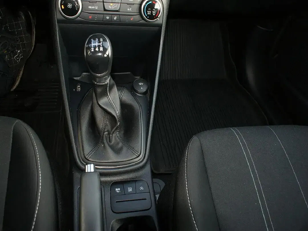 Ford Fiesta Trend - foto 15