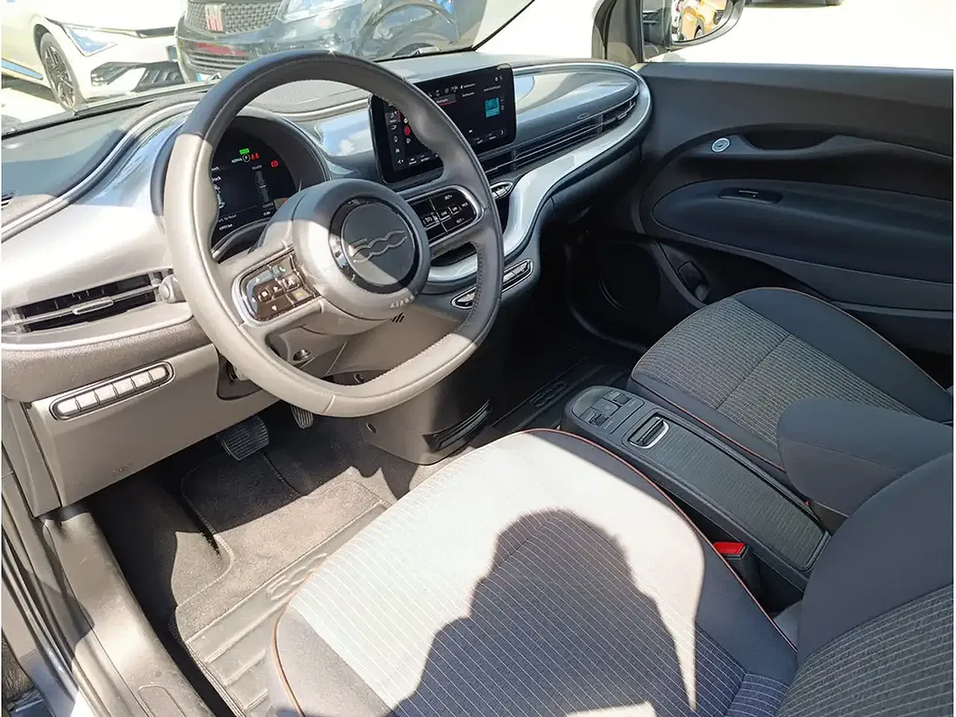 Fiat 500e - Thumbnail 7