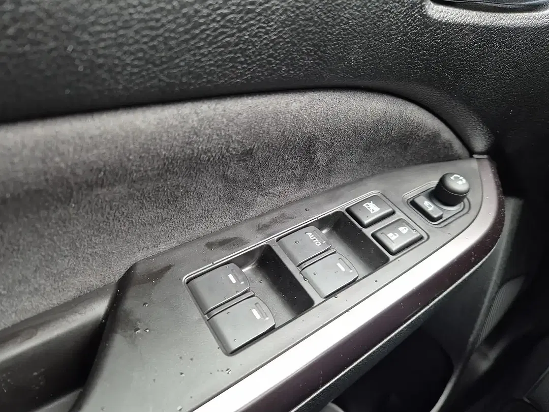 Suzuki Vitara - Thumbnail 12