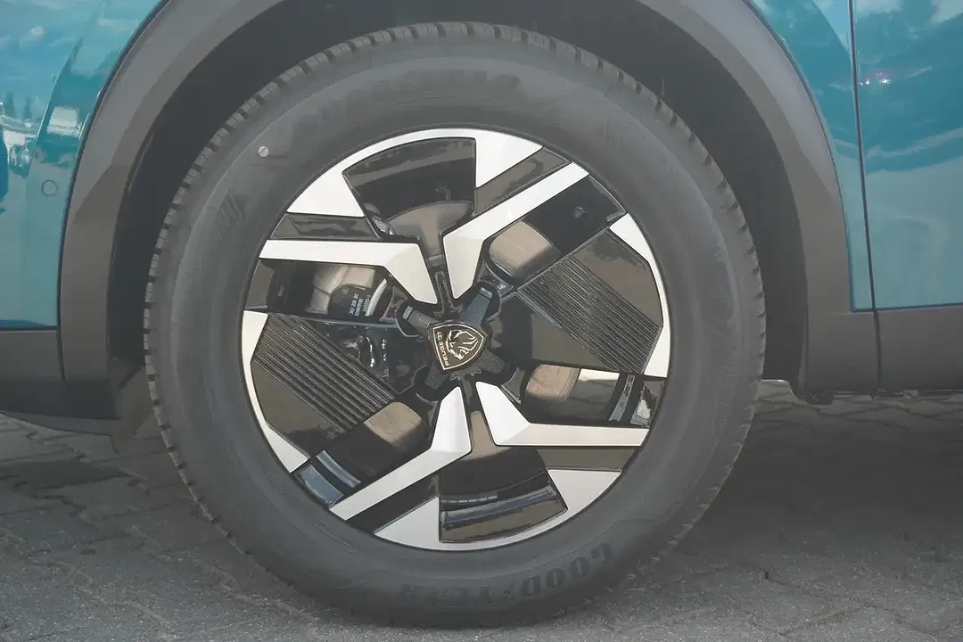 Peugeot 2008 - Thumbnail 9