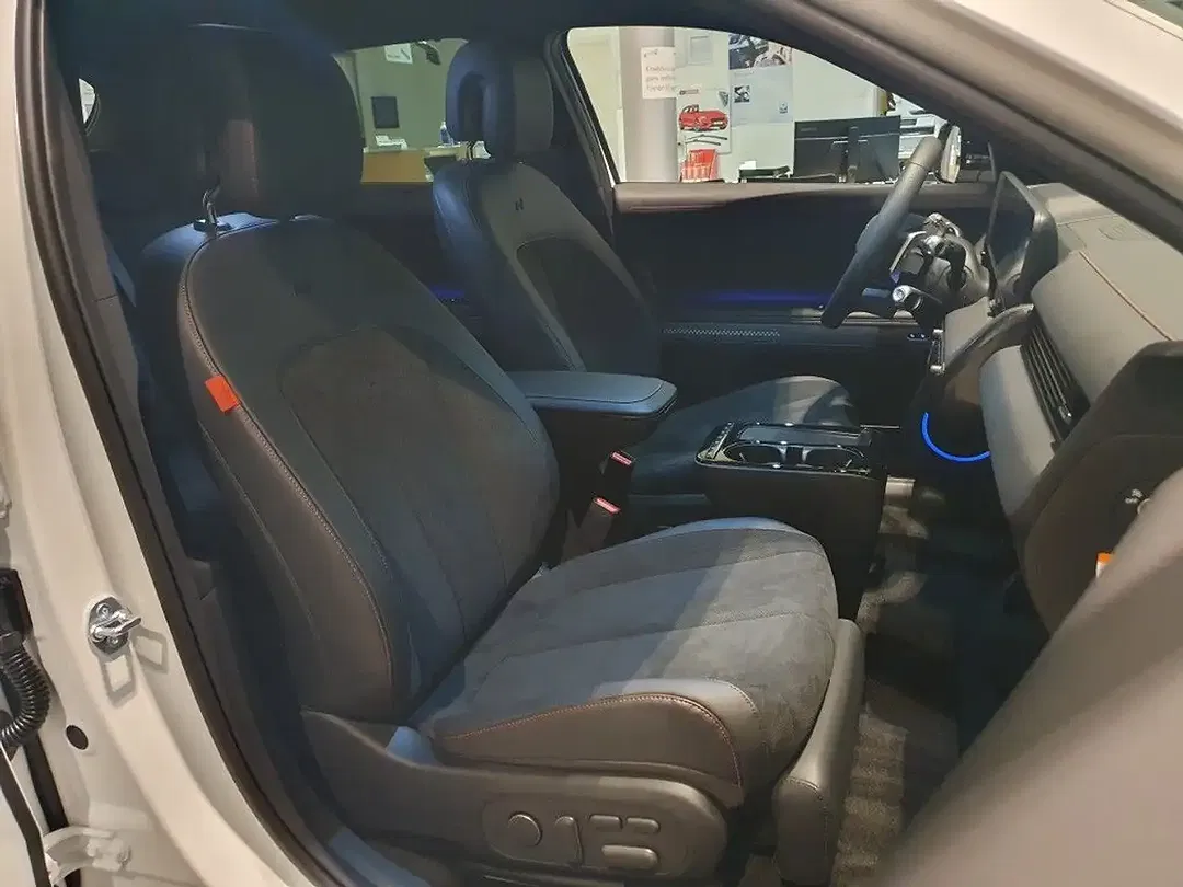 Hyundai IONIQ 5 - Thumbnail 8