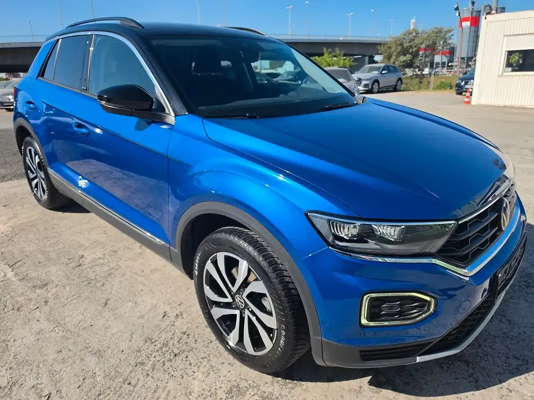 Volkswagen T-Roc - Thumbnail 3