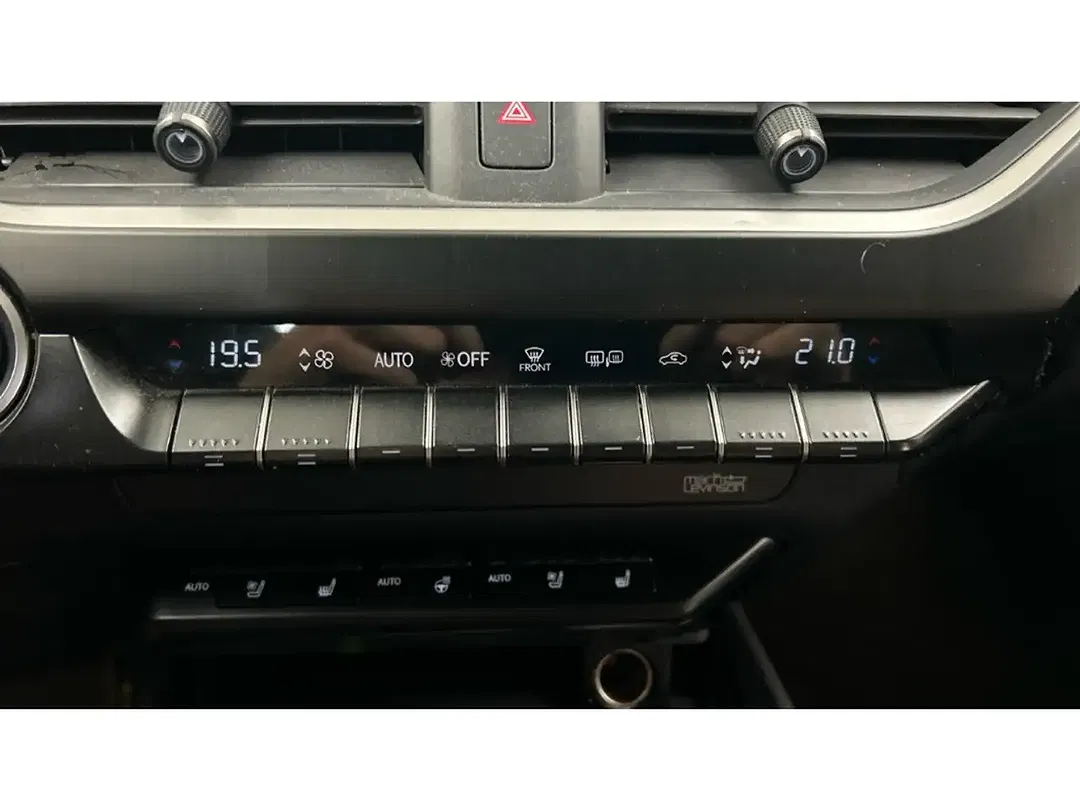 Lexus UX 300e - Thumbnail 13