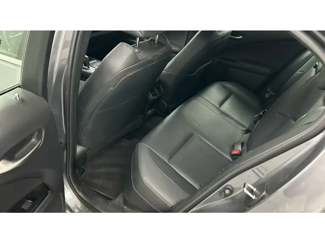 Lexus UX 300e - Thumbnail 16