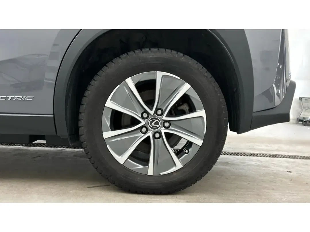 Lexus UX 300e - Thumbnail 24