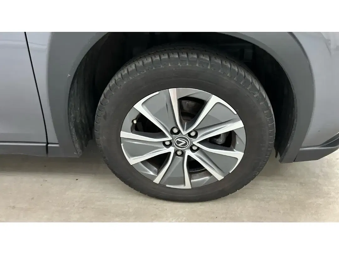 Lexus UX 300e - Thumbnail 26