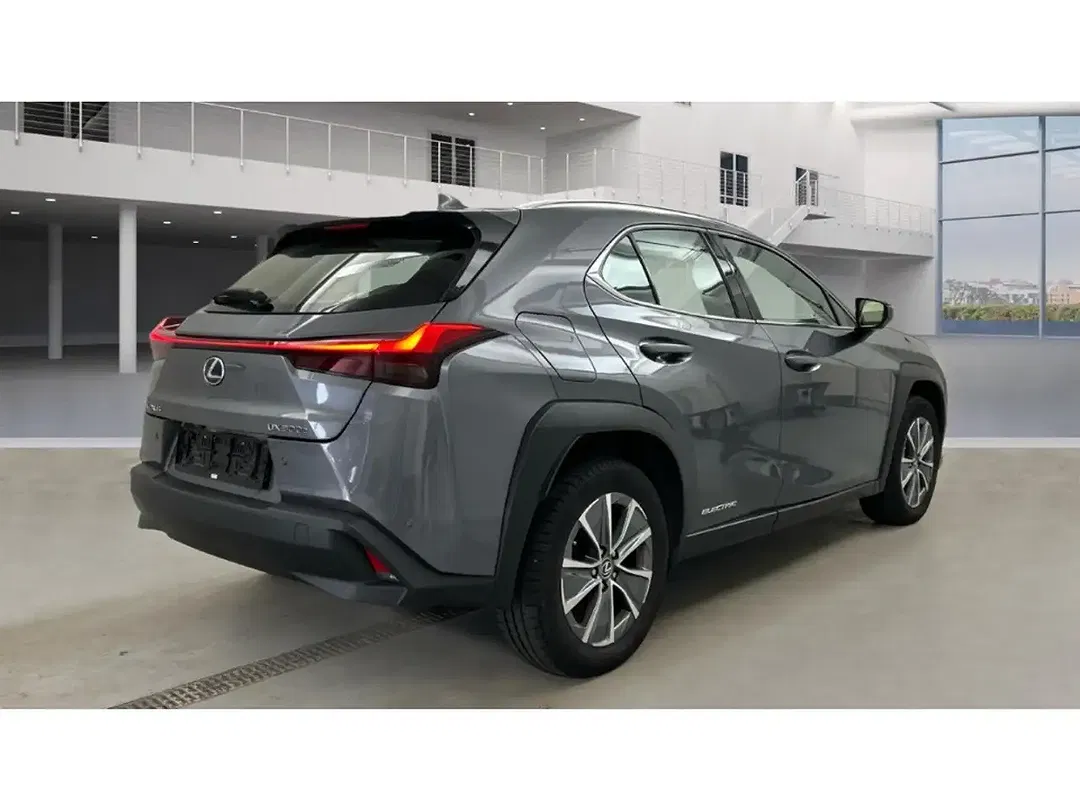 Lexus UX 300e - Thumbnail 3