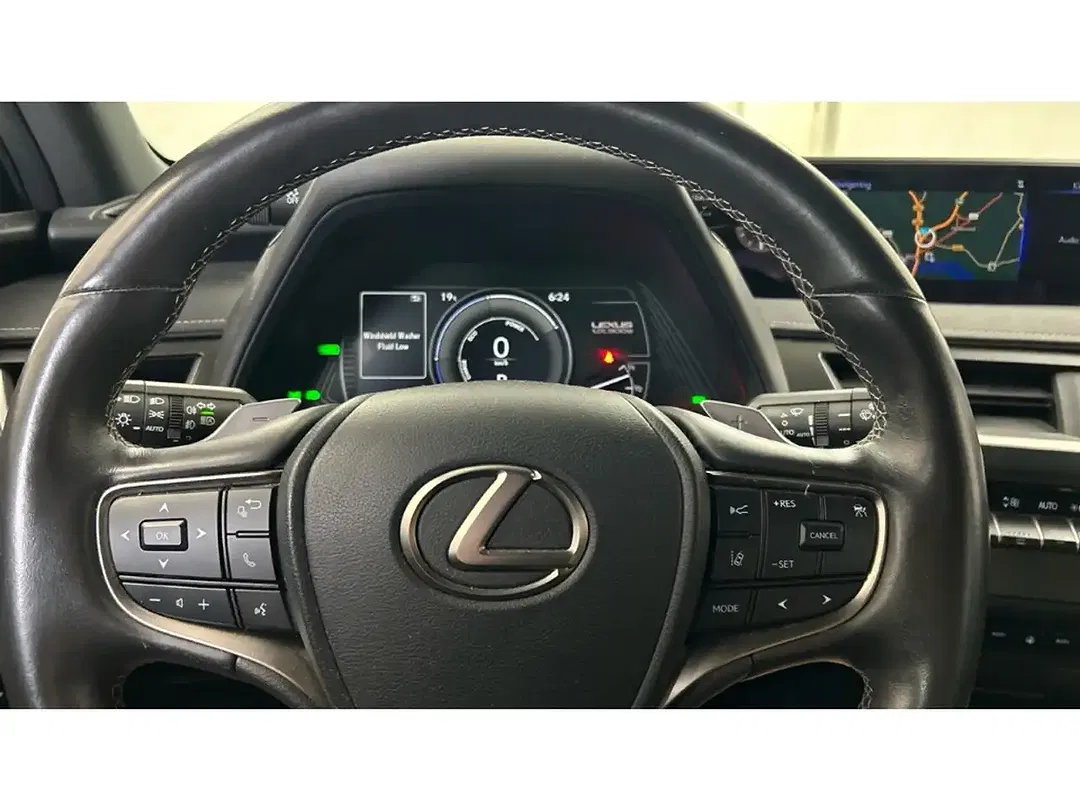 Lexus UX 300e - Thumbnail 7