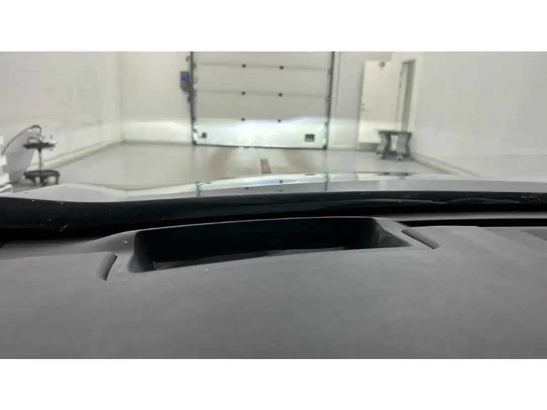 Lexus UX 300e - Thumbnail 9