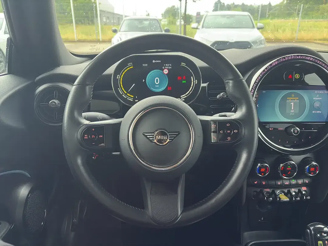 MINI Cooper SE - Thumbnail 9