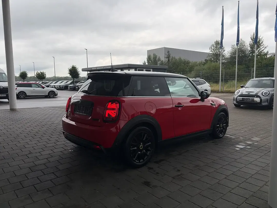 MINI Cooper SE - Thumbnail 5