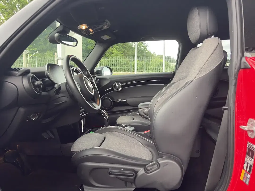 MINI Cooper SE - Thumbnail 6